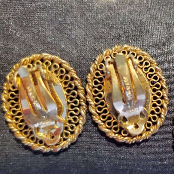 Vintage Winard Gold Filled Brooch and Matching Clip Earrings - Picture 3 of 5